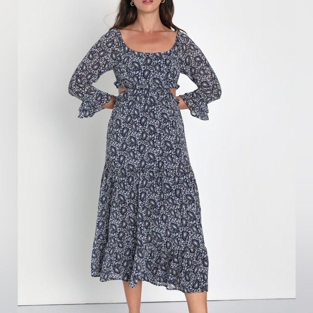 NWT Lulus Navy Blue Paisley Tiered Cutout Midi Dress women's size small
